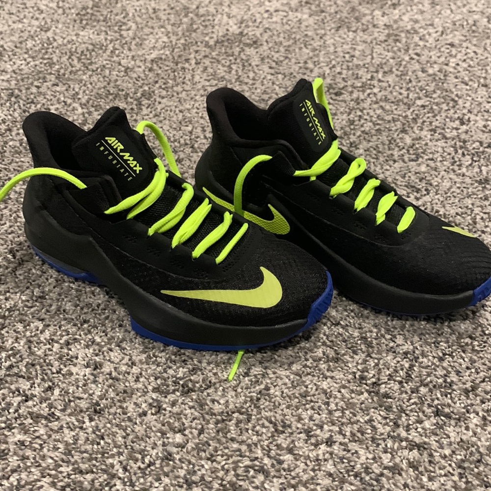 Nike Air Max Infuriate basketball shoe, boys size 1